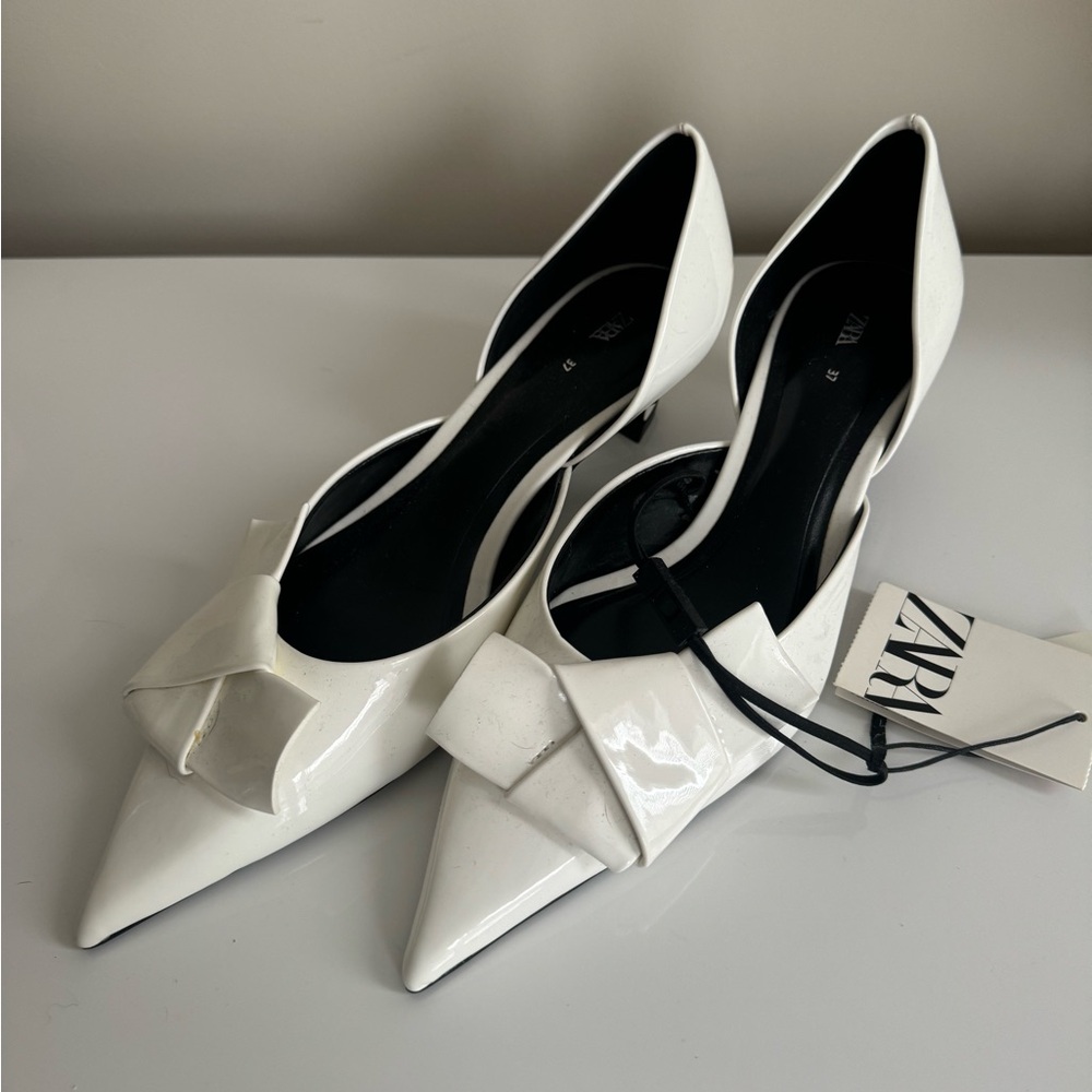 Zara white closed-toed kitten heels